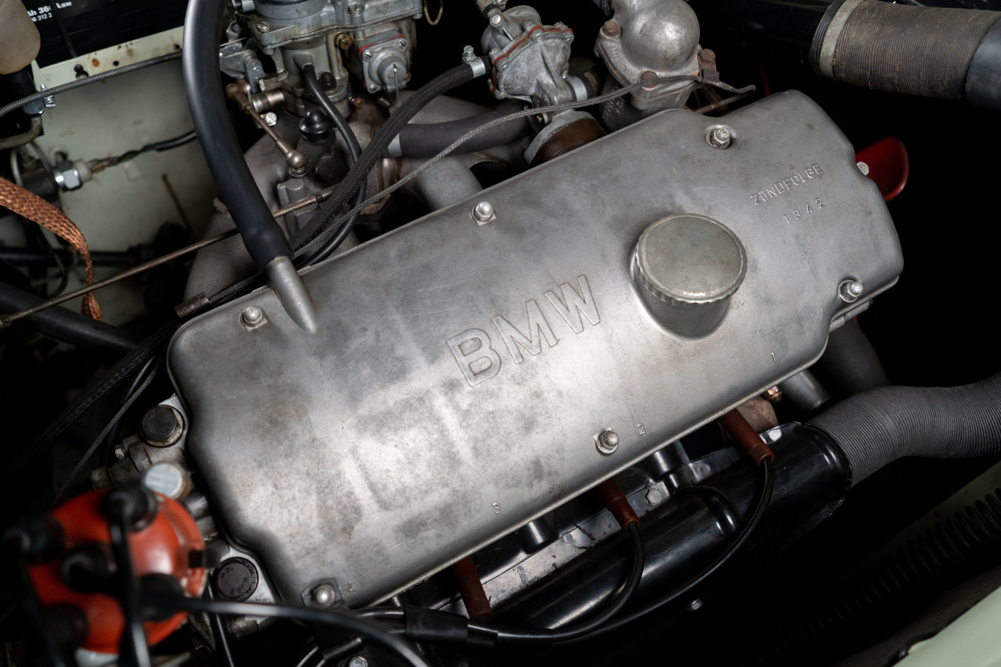 BMW 1600 Vert pale-14