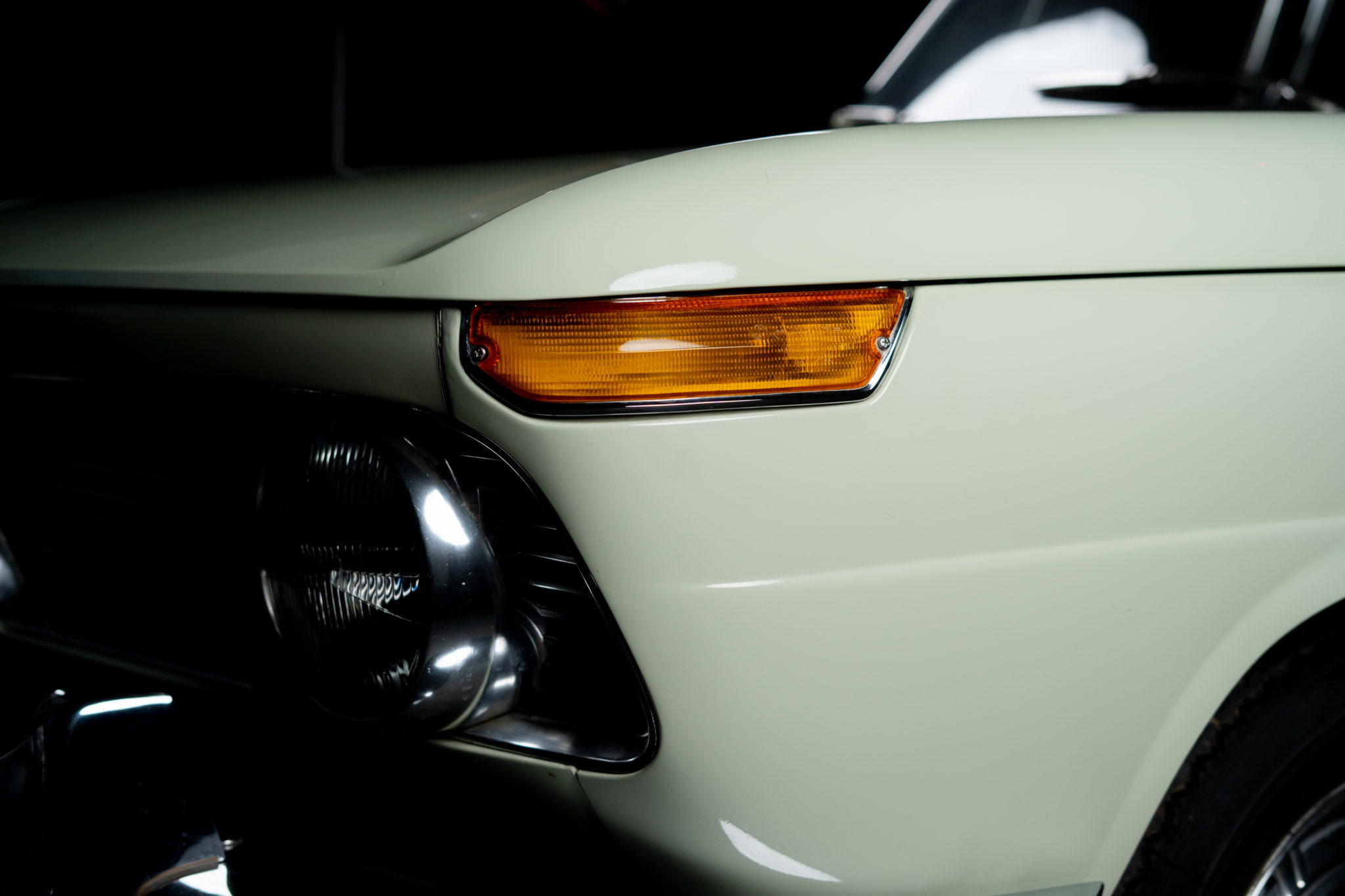 BMW 1600 Vert pale-36