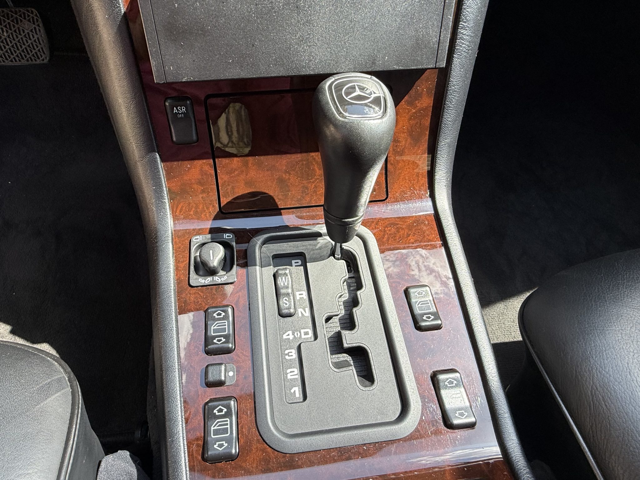 MB 320 8